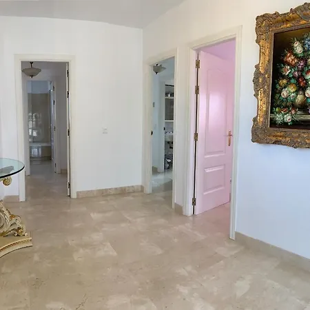 Beautiful Walking Distance To El Faro Fuengirola