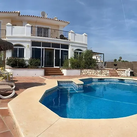 Villa Beautiful Walking Distance To El Faro *
