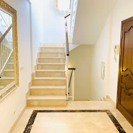 Beautiful Walking Distance To El Faro Villa