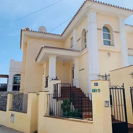 Beautiful Walking Distance To El Faro *