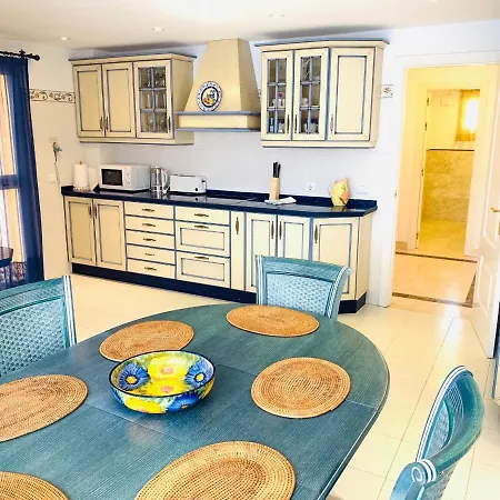 Beautiful Walking Distance To El Faro Villa *